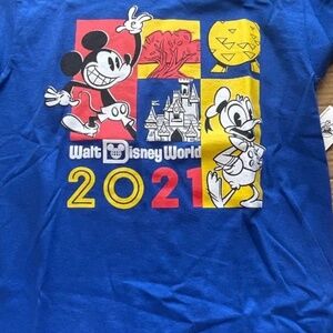 DISNEYWORLD TSHIRT ADULTS SIZE LARGE  NWT